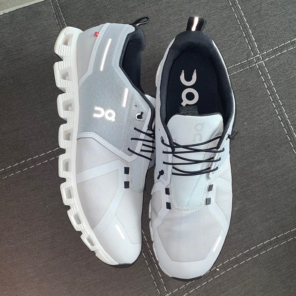 ON WATERPROOF RUNNING SHOE